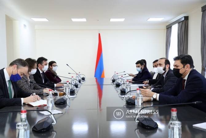 FM Mirzoyan, EU delegation members discuss steps to raise level of security on Armenian-
Azerbaijani border