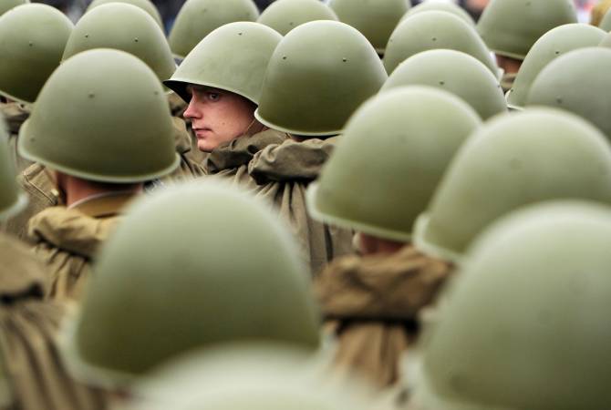 Германия поставит Украине пять тысяч военных касок

