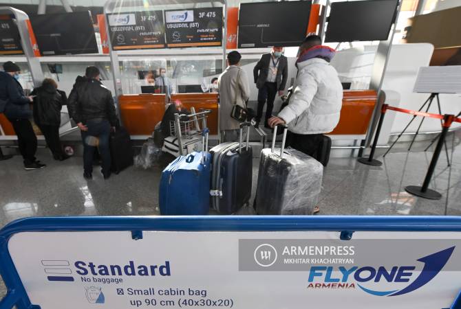 Flyone Armenia'nın gerçekleştirdiği ilk uçuşta yaklaşık 60 yolcu İstanbul'a gitti