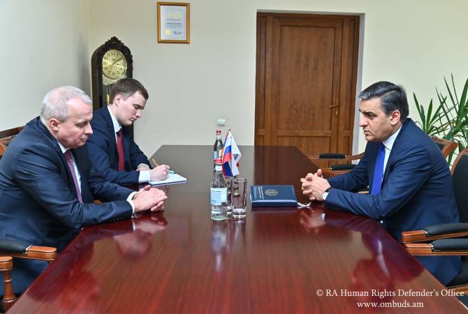 Омбудсмен Армении провел встречу с послом РФ

