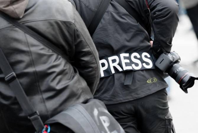 Ադրբեջանում սահմանափակում են լրագրողների գործունեությունը. Ալիևը նոր օրենք է 
ստորագրել 

 

 