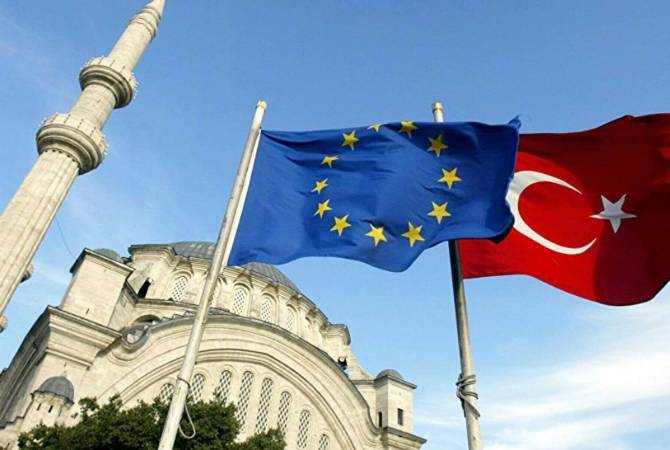 Турция - источник нестабильности: Европарламент

