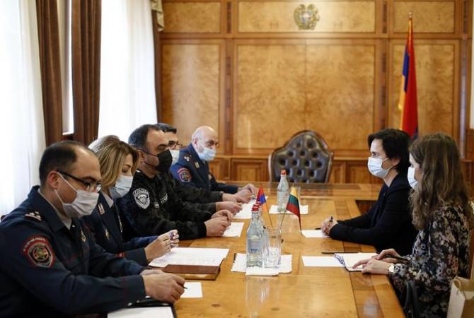 Armėnijos policijos vadovas ir Lietuvos ambasadorius aptaria su naujomis bendradarbiavimo kryptimis susijusius klausimus
