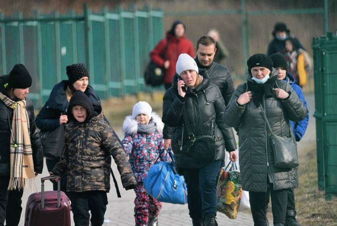 Россия объявила об открытии гуманитарных коридоров на Украине

