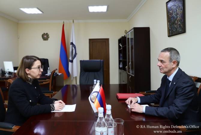 La Défenseuse des droits de l'homme d'Arménie Kristine Grigoryan a reçu Thierry Ribo, chef de 
la délégation du CICR 