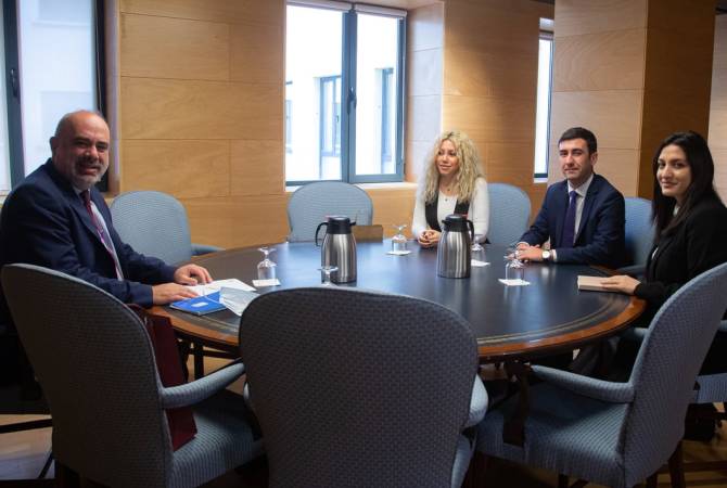 Ermenistan'ın İspanya Büyükelçisi Pau Marie-Klose'ye Azerbaycan'ın sınır provokasyonları 
hakkında bilgi verdi