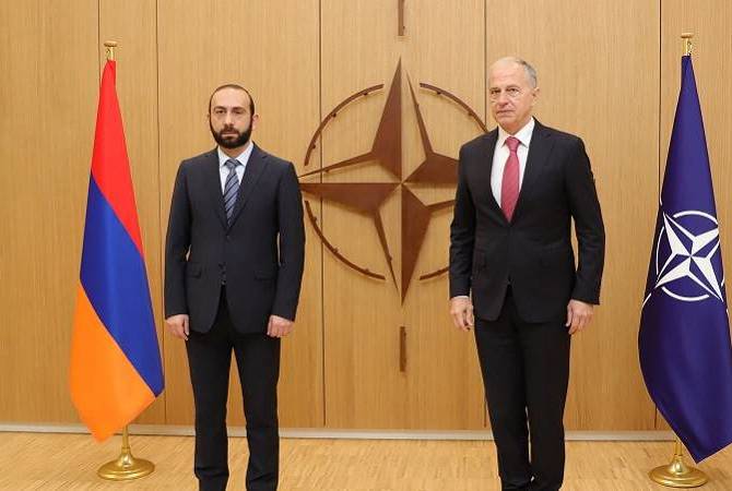 وزير خارجية أرمينيا آرارات ميرزويان يلتقي بالنائب الأول للأمين العام لحلف الناتو ميرسيا جيوان في 
بروكسل ويلقي كلمة 