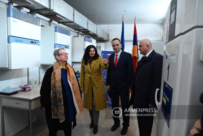 Le Portugal transfère le premier lot de vaccin Pfizer à l'Arménie 
