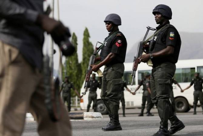  Боевики убили трех человек при нападении на мечеть в Нигерии

 