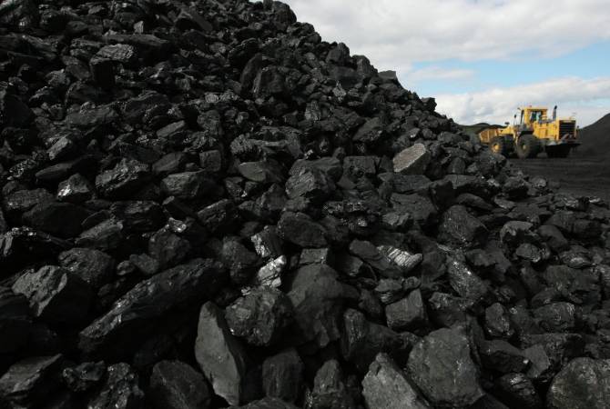В Японии заявили о поэтапном сокращении импорта угля из России


