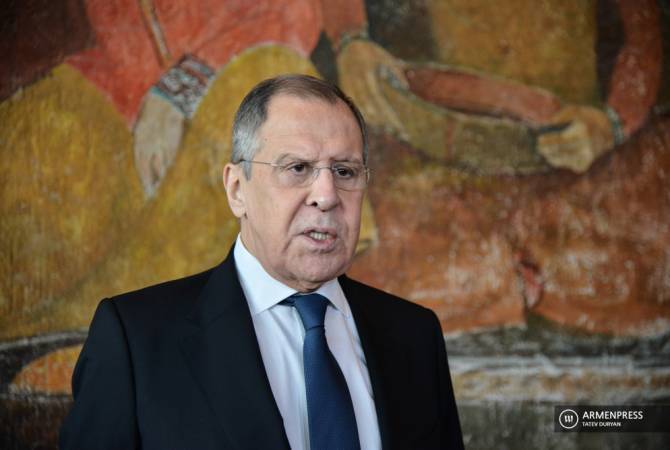 Les casques bleus russes s'occupent de l'incident, il y a des questions qui doivent être clarifiées:  
Lavrov  
