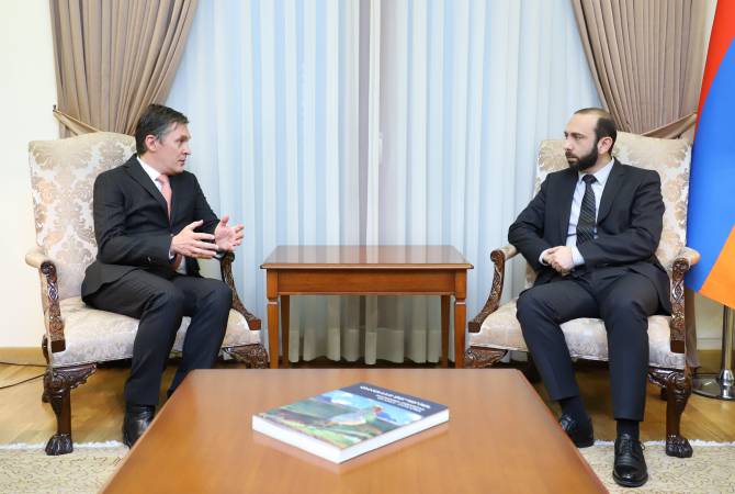 Ararat Mirzoyan, AGİT Minsk Grubu Fransız Eşbaşkanı Brice Roquefeuil’i kabul etti