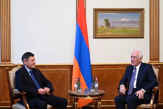 Ermenistan Cumhurbaşkanı Yunanistan'ın Yerevan Büyükelçisi'ni kabul etti