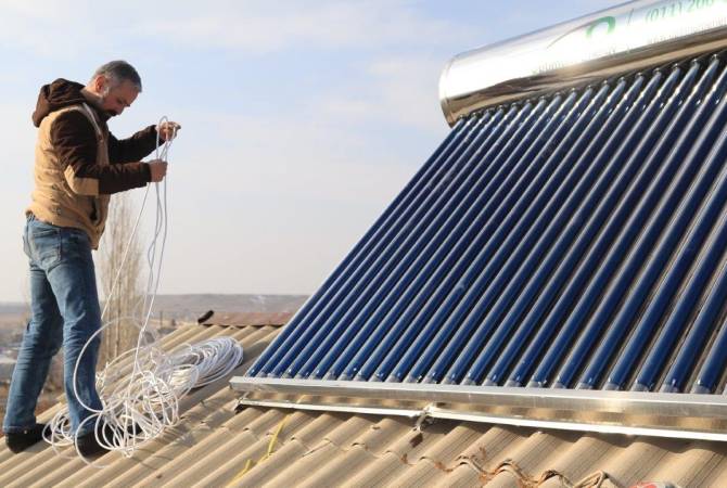 Շիրակի մարզի չգազաֆիկացված համայնքներում տեղադրվում են արևային 
ջրատաքացուցիչներ

