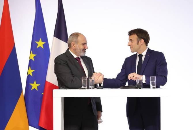Paşinyan, Macron'u  Fransa Cumhurbaşkanlığı'na yeniden seçilmesinden dolayı tebrik etti