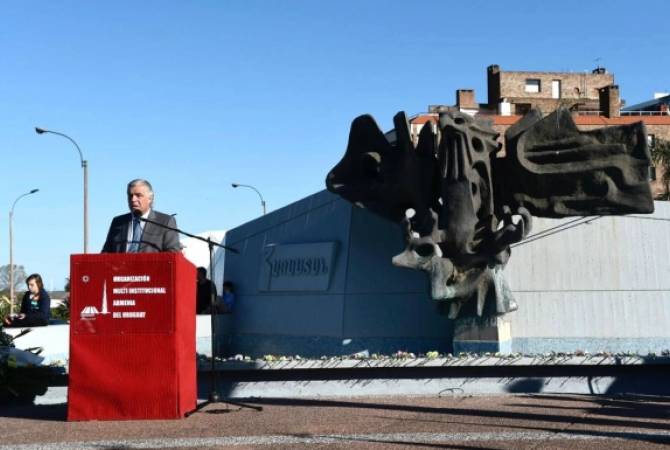 Глава МИД Уругвая осудил националистический жест Чавушоглу в отношении армян
