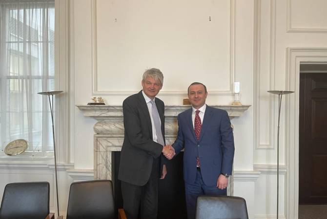 Секретари Совбезов Армении и Великобритании обсудили вопросы повестки двусторонних 
отношений

