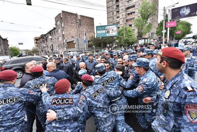244 protesters detained in Yerevan for blocking streets 