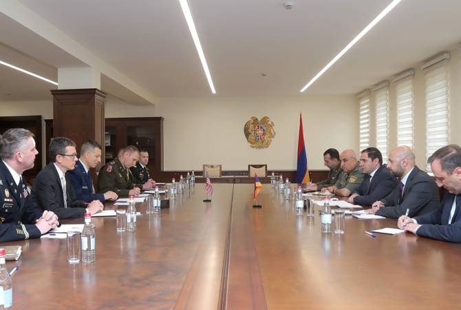 Armenian Minister of Defense presents regional military-political situation to Kansas National 
Guard leadership 