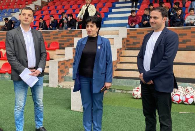 ФФА подарила мячи всем общеобразовательным и спортивным школам Арцаха

