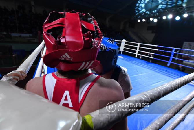 Женская сборная по боксу успешно стартовала на чемпионате мира

