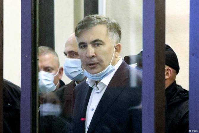 Власти Грузии решили перевести Саакашвили из тюрьмы в гражданскую клинику
