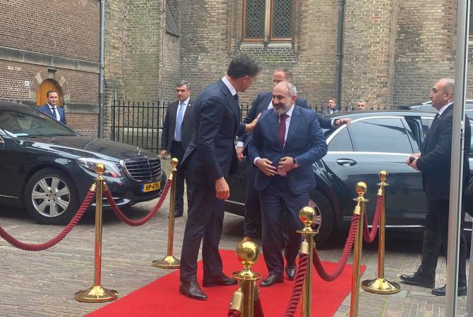 Pashinyan invites Prime Minister of Netherlands to visit Armenia 