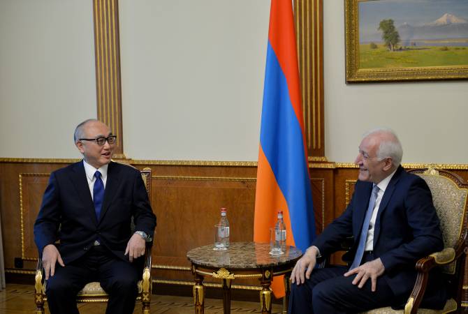 Le Président arménien et l'Ambassadeur du Japon discutent de l'agenda bilatéral
