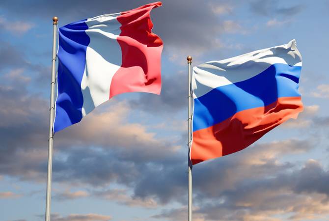Франция рассчитывает сохранить каналы связи с Россией