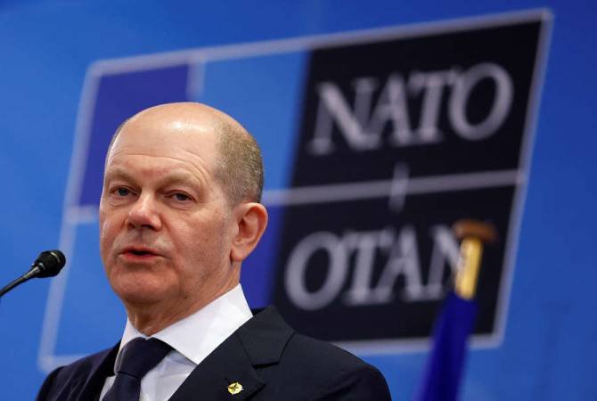 Шольц: Германия не будет делать шагов, которые вовлекут НАТО в конфликт на Украине