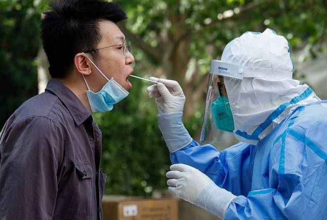 В КНДР за сутки выявили еще 263 тыс. человек с симптомами лихорадки
