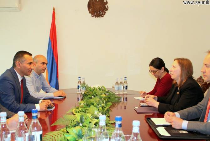 L'Ambassadrice des États-Unis en Arménie visite la région de Syunik