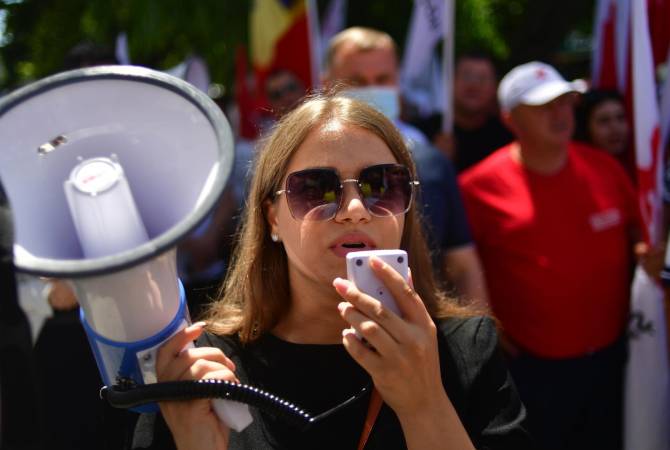 В Молдавии проходят митинги 


