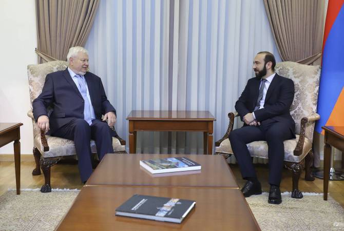 El canciller armenio recibió al representante personal del presidente en ejercicio de la OSCE

