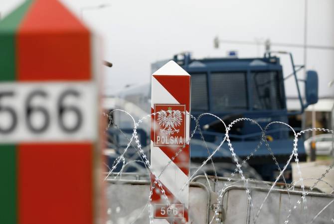 Польша построила 120 км стены на границе с Белоруссией

