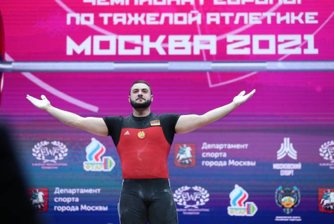 L'haltérophile arménien Samvel Gasparyan est médaillé d’argent lors des Championnat d’Europe