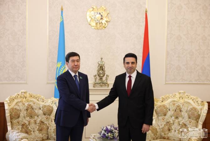 Armenian Speaker of Parliament receives Kazakhstan's delegation led by Chair of Mazhilis 
