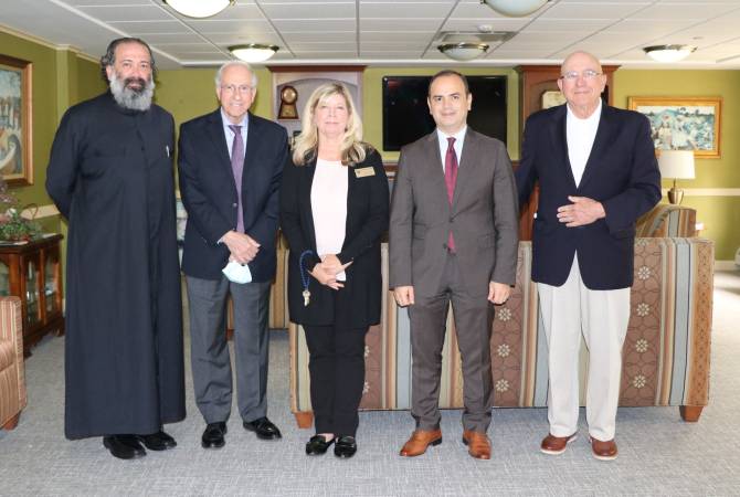 High Commissioner for Diaspora Affairs meets with Armenian community of Michigan