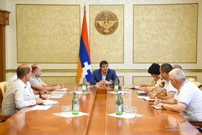 Президент Арцаха провел рабочее совещание с участием районных администраций

