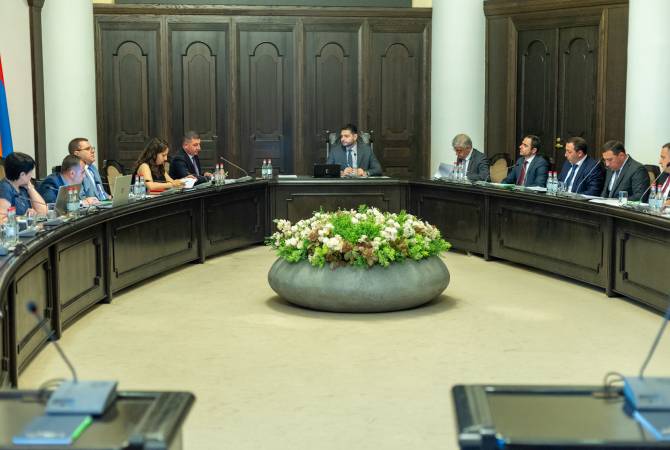 Обсуждена поступившая от 37 общин 10 областей Армении 91 программная заявка на 
получение субвенций