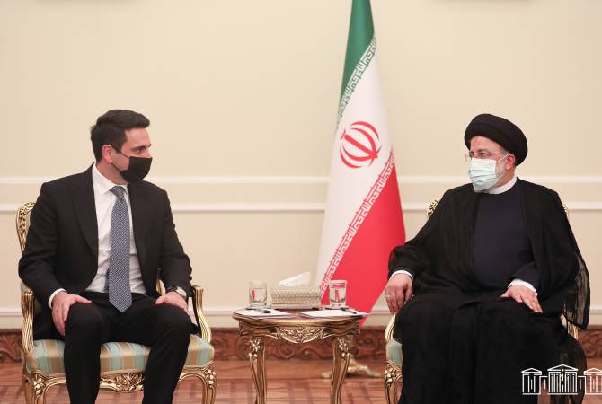 Simonyan ile görüşen İran Cumhurbaşkanı: "Dostlarımız için zor günlerin dostuyuz" 