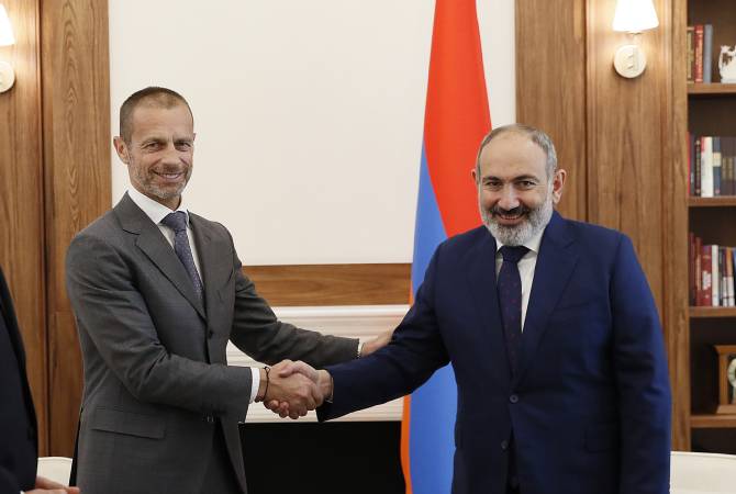 УЕФА продолжит содействовать созданию стадионов и инфраструктур в Армении: Никол 
Пашинян принял президента УЕФА

