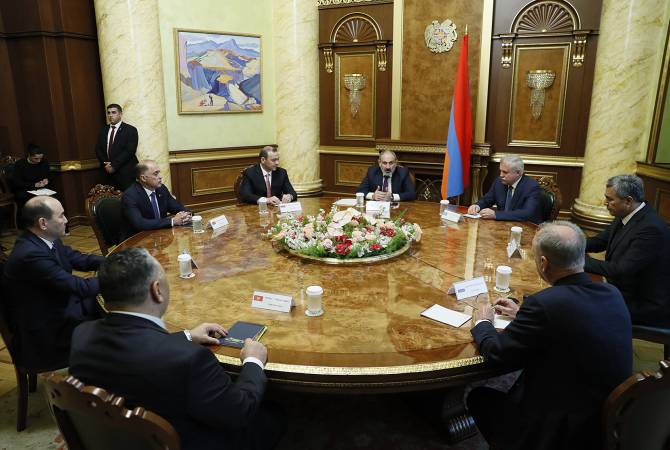 رئيس وزراء أرمينيا نيكول باشينيان يستقبل أمناء مجلس الأمن لمنظمة معاهدة الأمن الجماعي ويحذر من 
تصريحات أذربيجان