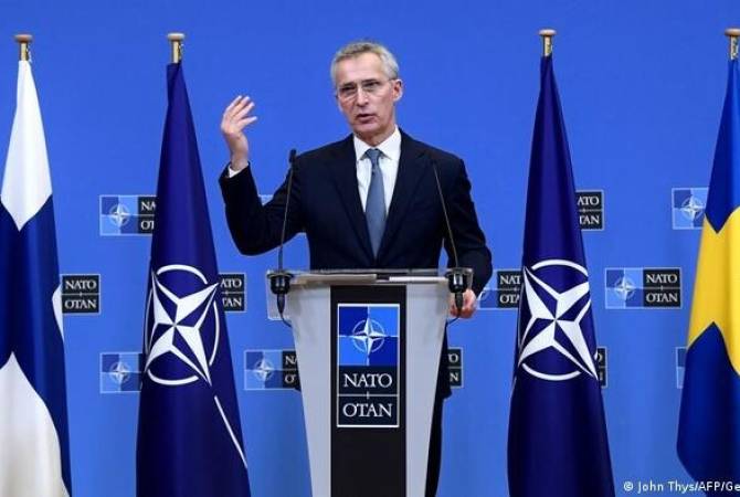 Столтенберг не смог гарантировать быстрого вступления Швеции и Финляндии в НАТО
