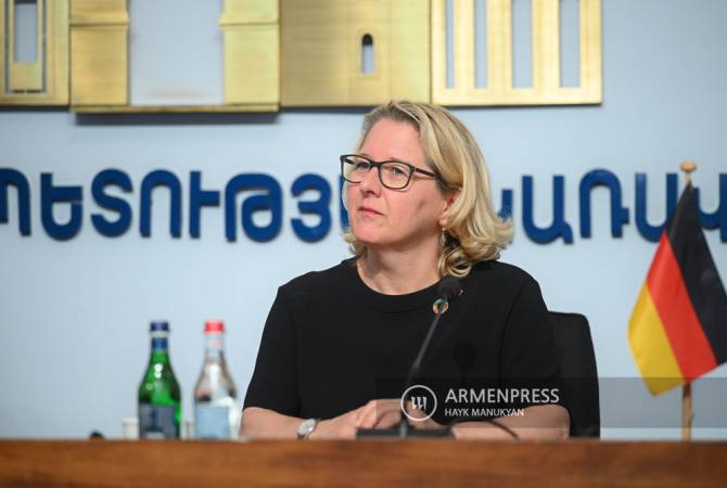 ألمانيا تعتزم دعم أرمينيا في إيجاد شروط للاستثمارات الألمانية- وزيرة وزيرة التعاون الاقتصادي والتنمية 
الفي سفينيا شولتز-
