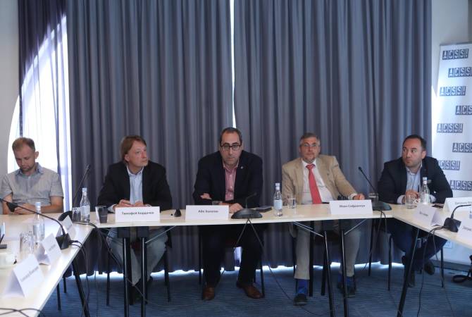 Int’l relations will begin to develop in shadow of war: Yerevan hosts discussion attended by 
experts 