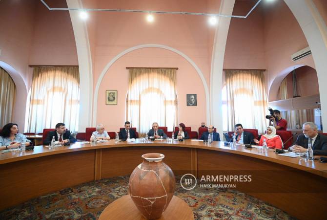 El embajador Poladián tiene esperanzas de que este año Armenia establezca relaciones 
diplomáticas con Arabia Saudita 