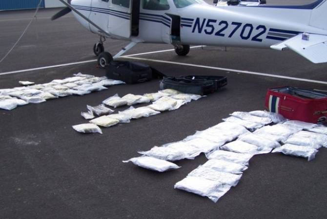ВВС Бразилии перехватили самолет с 500 кг кокаина
