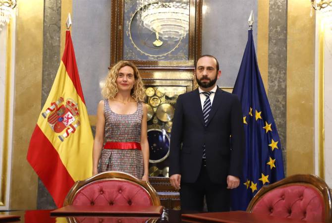 Ararat Mirzoián se reunió con la presidenta del Congreso español Meritxell Batet