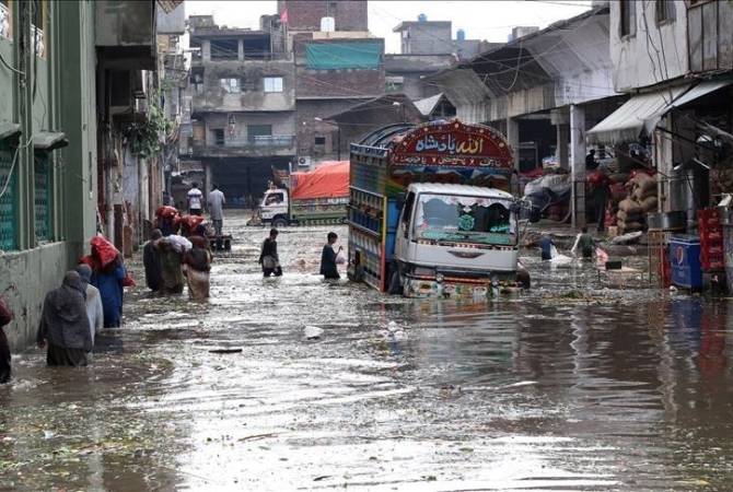 В Пакистане число жертв паводков выросло до 25
